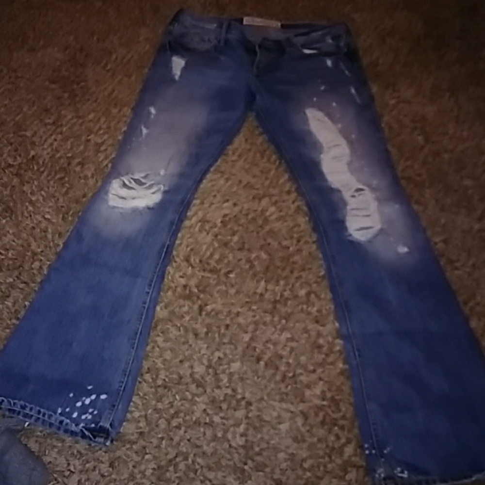 Hollister destroyed jeans